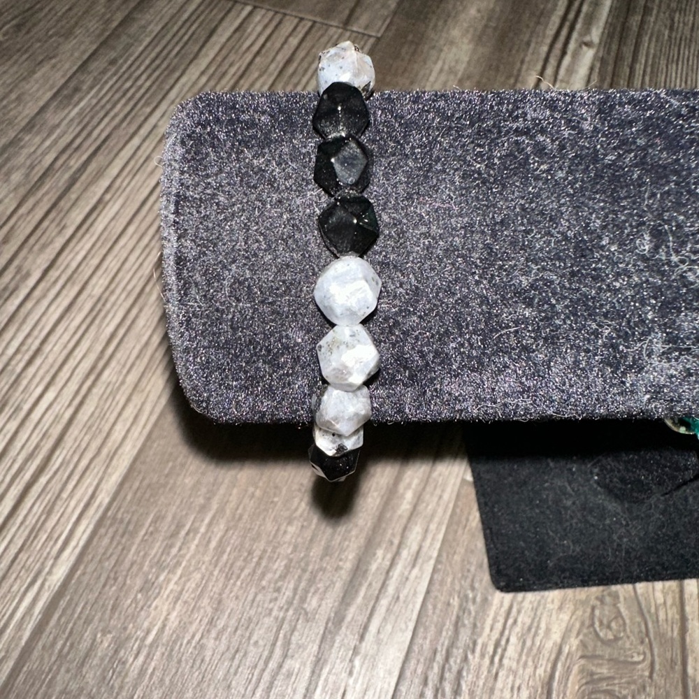 NOGU Black and White Beaded Bracelet